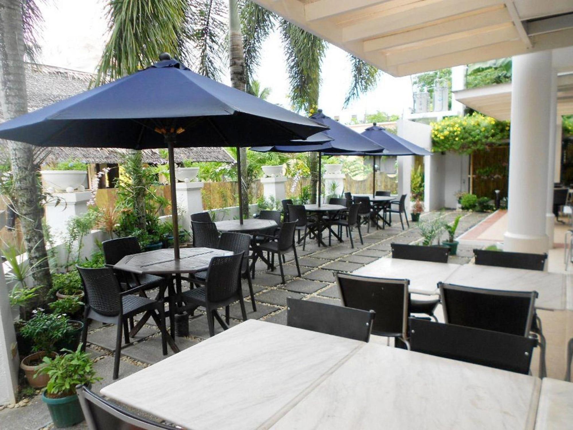 One Crescent Place Hotel Balabag  Exterior foto
