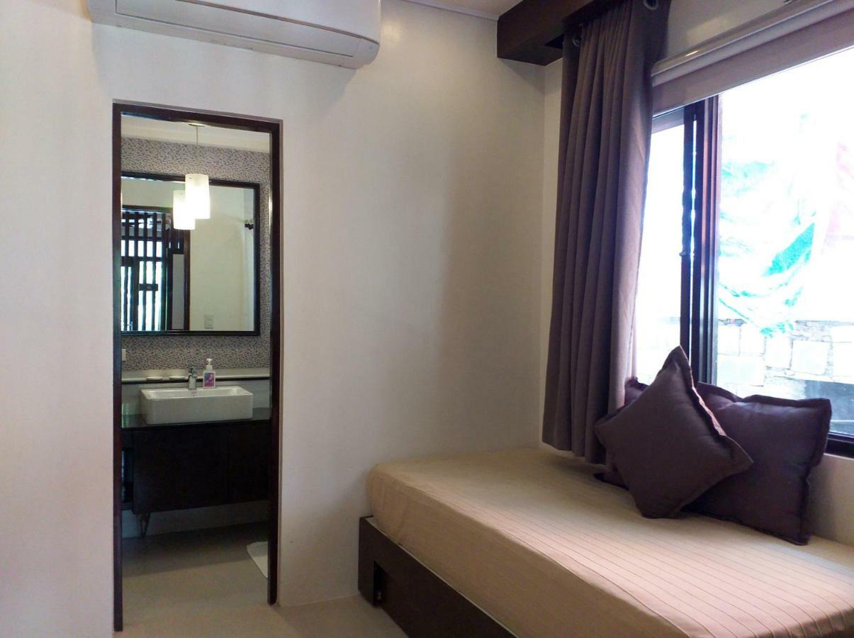 One Crescent Place Hotel Balabag  Exterior foto