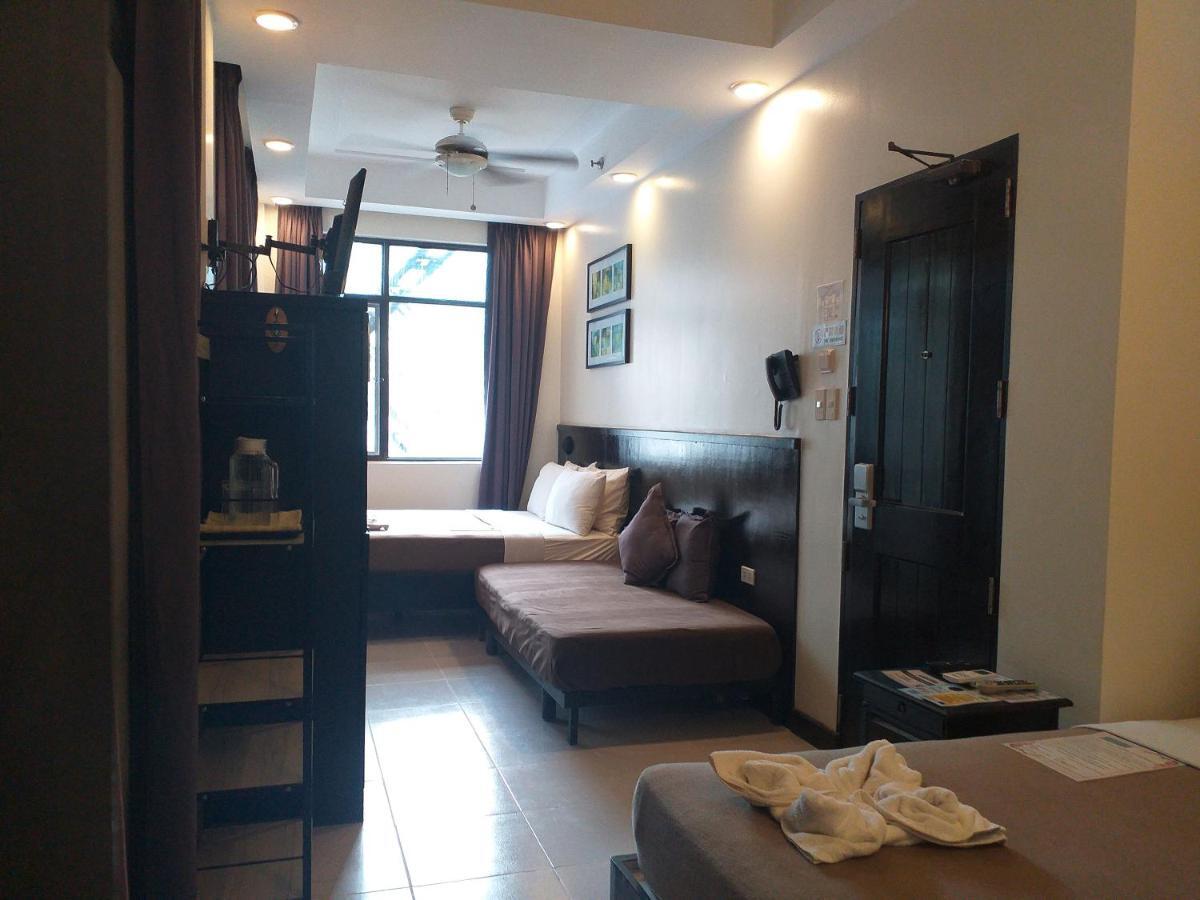One Crescent Place Hotel Balabag  Exterior foto